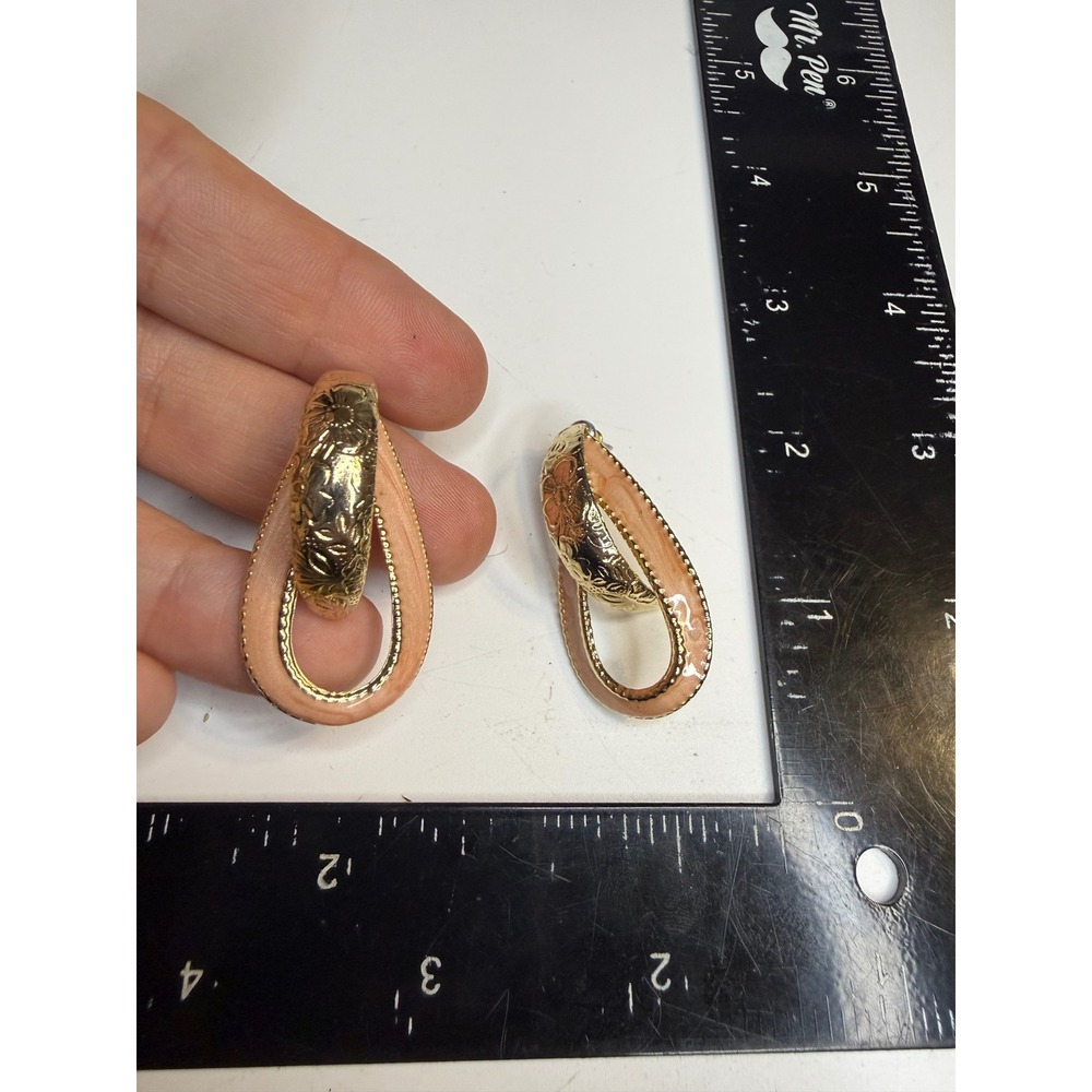 Peach Enamel Gold Tone Door Knocker Earrings Floral Engraved Teardrop Dangle